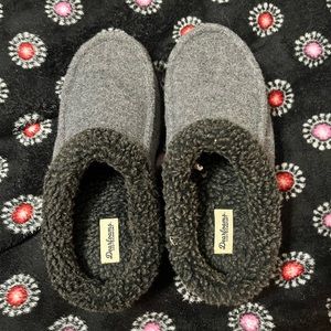 COPY - Dearfoams Cozy Comfort house slipper. Men size 7-8. Worn one time.